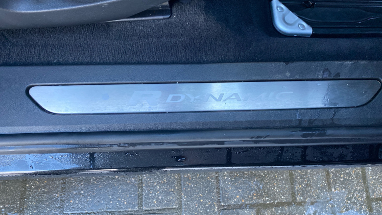 Land Rover Range Rover Evoque 2.0 D200 R-Dynamic SE 5dr Auto Diesel Hatchback